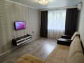Сдам двухкомнатную квартиру на сутки, 44 м², этаж 1 из 5. Фото 1