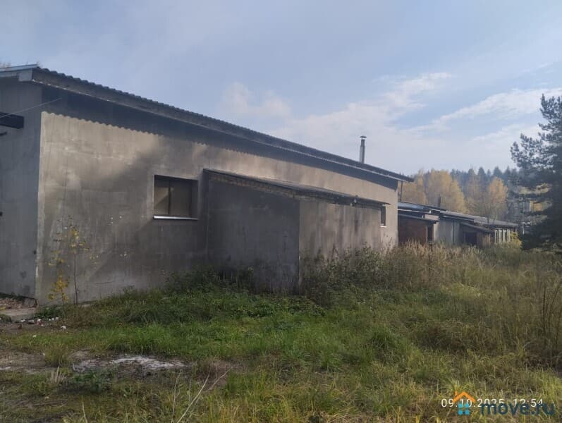 нежилое здание, 8532 м²