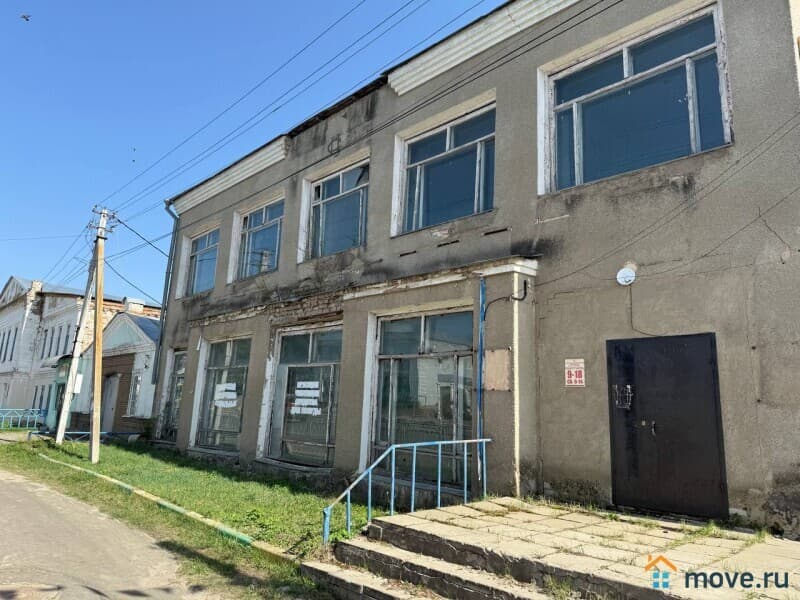 нежилое здание, 604 м²