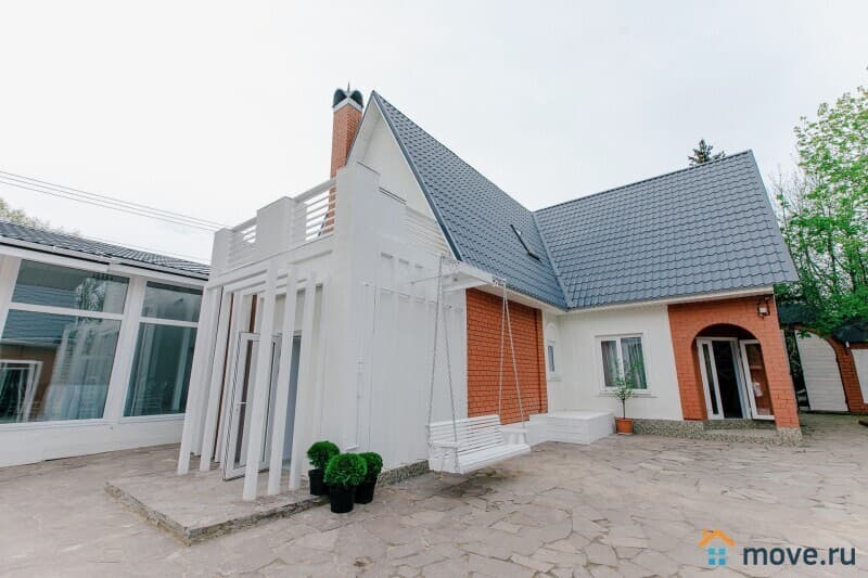 коттедж, 400 м²