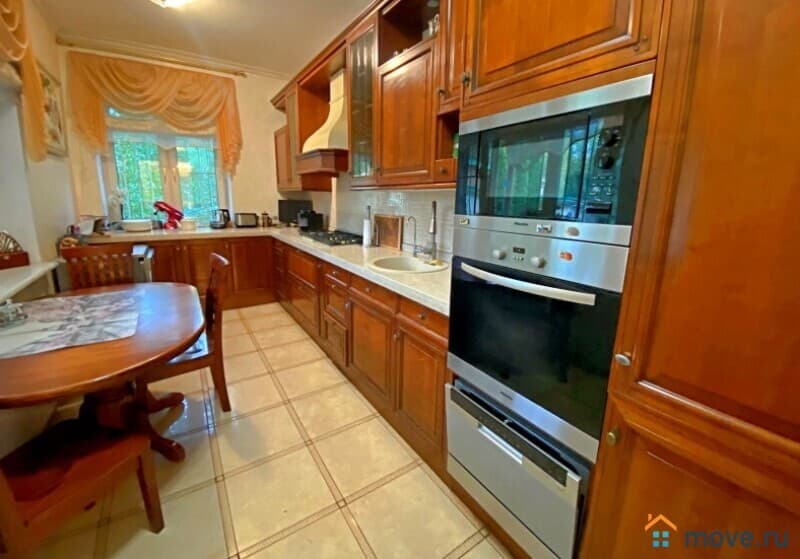 коттедж, 500 м²