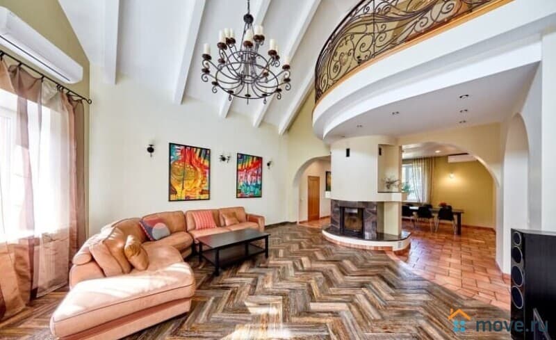 коттедж, 650 м²