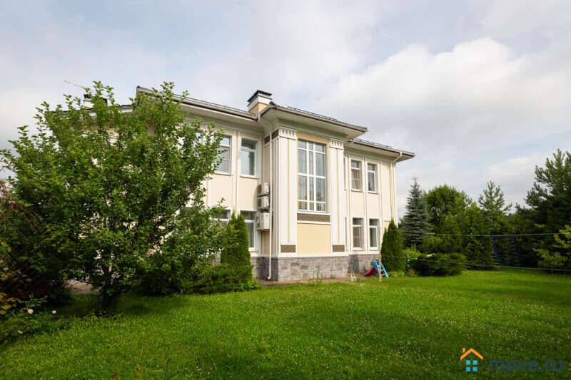 коттедж, 550 м²