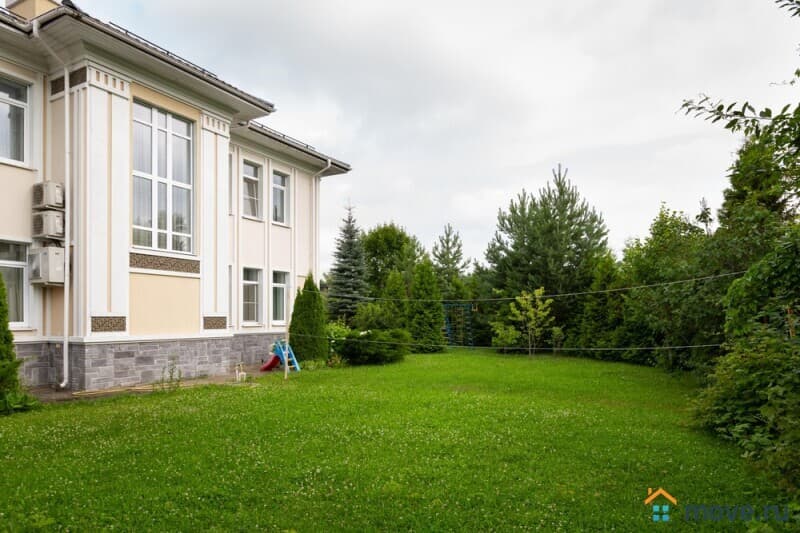 коттедж, 550 м²