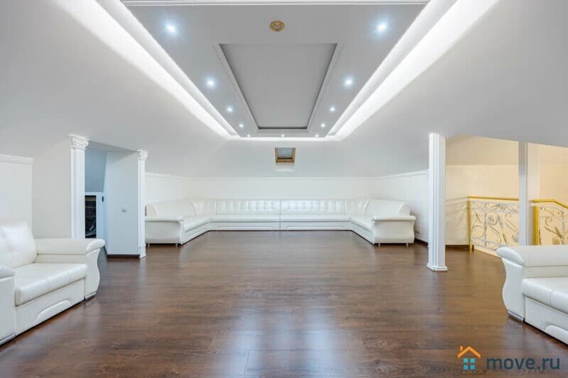 коттедж, 700 м²