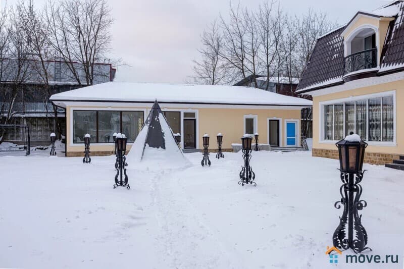 коттедж, 700 м²