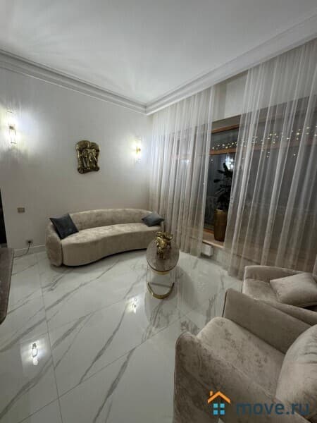 коттедж, 700 м²