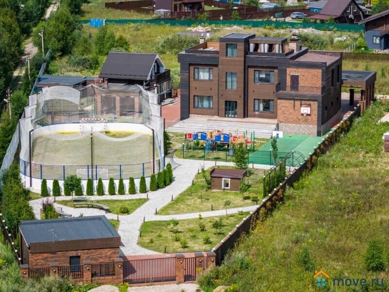 коттедж, 710 м&sup2;