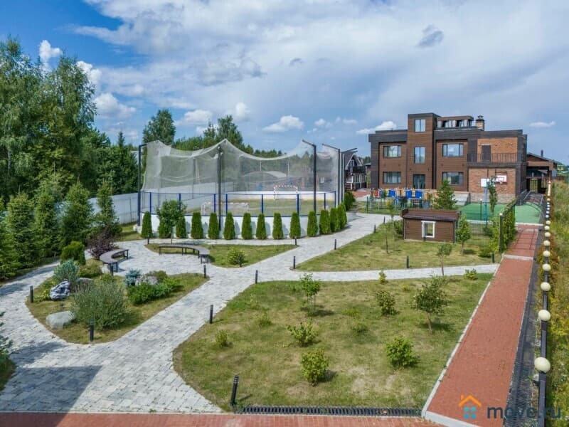 коттедж, 710 м&sup2;