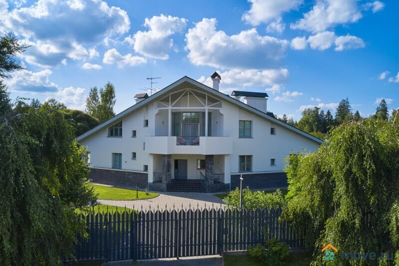 коттедж, 560 м²