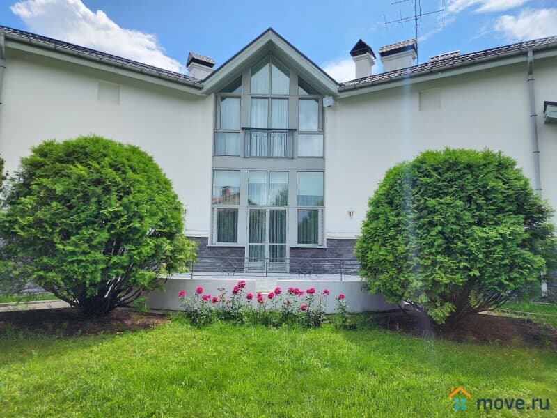 коттедж, 560 м²