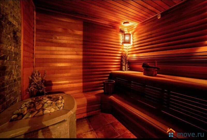 коттедж, 550 м²