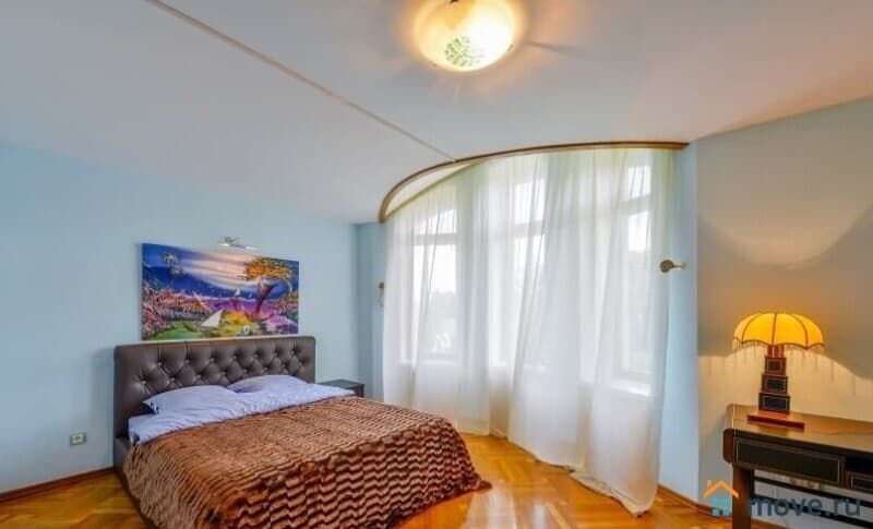 коттедж, 700 м&sup2;
