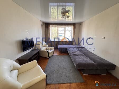 Продаем 2-комнатную квартиру, 47.5 м², Балаково, улица Чапаева, 125