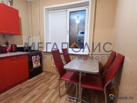 Продажа 1-комнатной квартиры, 28.7 м², Балаково, улица Трнавская, 36/6