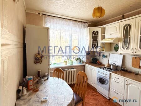 Продаю 3-комнатную квартиру, 62 м&sup2;, Балаково, улица Степная, 28