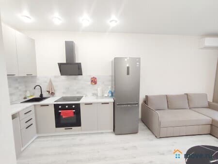 Сдам 2-комнатную квартиру, 36 м², Казань, улица Стадионная, 1