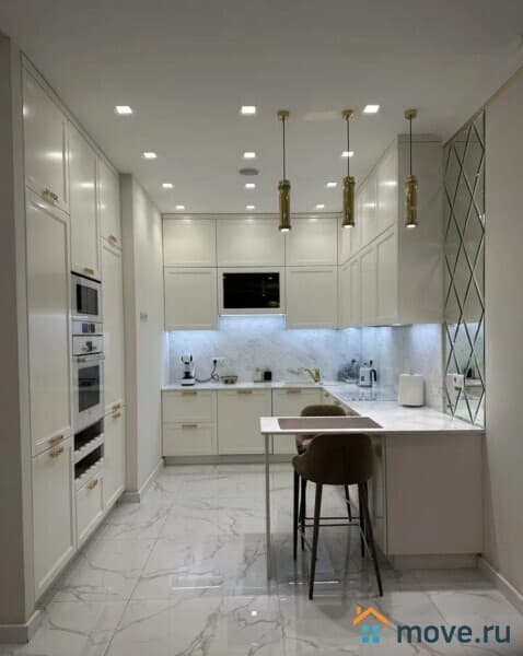 3-комн. квартира, 159 м²