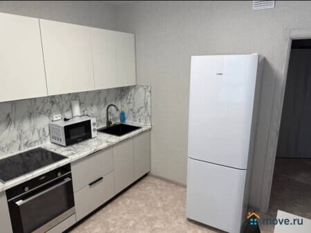 Сдаем 1-комнатную квартиру, 33 м&sup2;, Казань, Братьев Батталовых, 20а