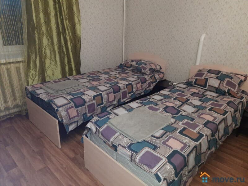 дом, 200 м²