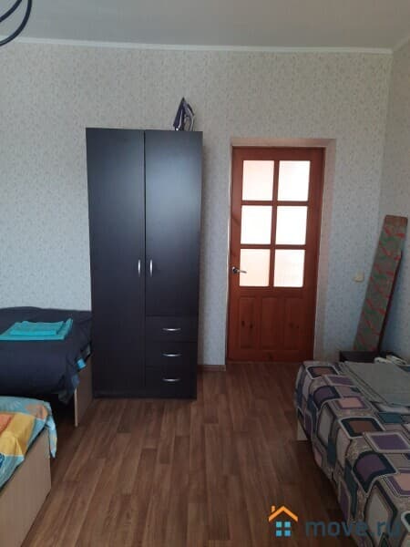 дом, 200 м²