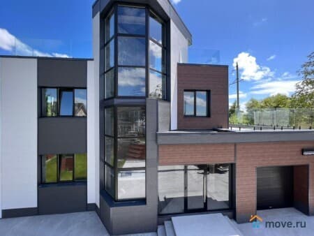 Продаю коттедж, 280 м², Хабаровск, улица Голубичная, 12