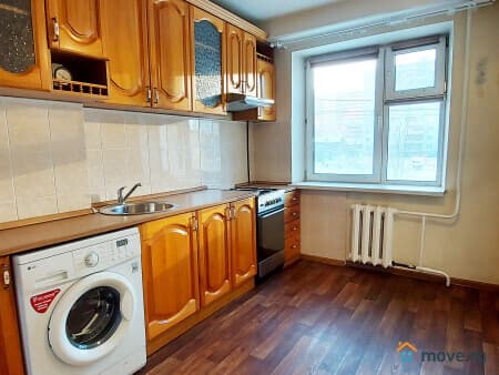 Продается 3-комнатная квартира, 62 м², Якутск, улица Халтурина, 2