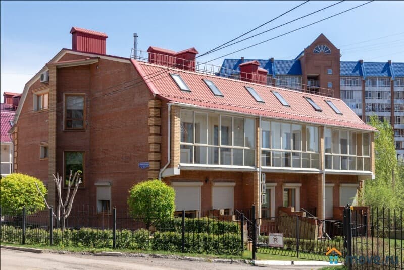 таунхаус, 272 м²