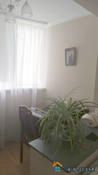 2-комн. квартира, 80 м²