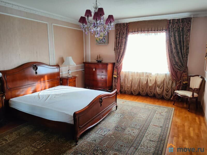 5-комн. квартира, 296 м²