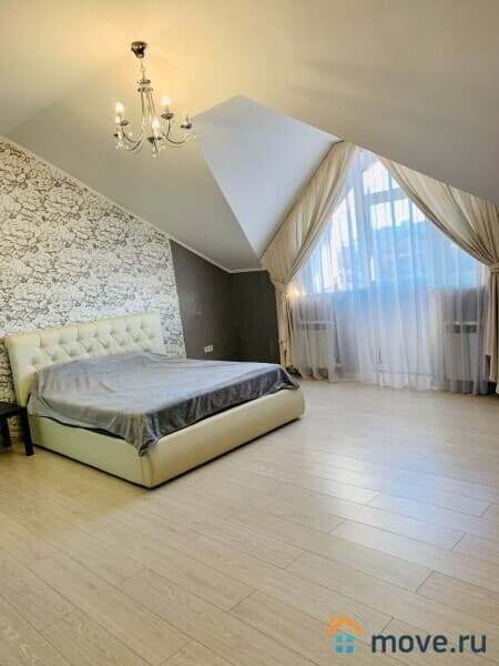 3-комн. квартира, 132 м²