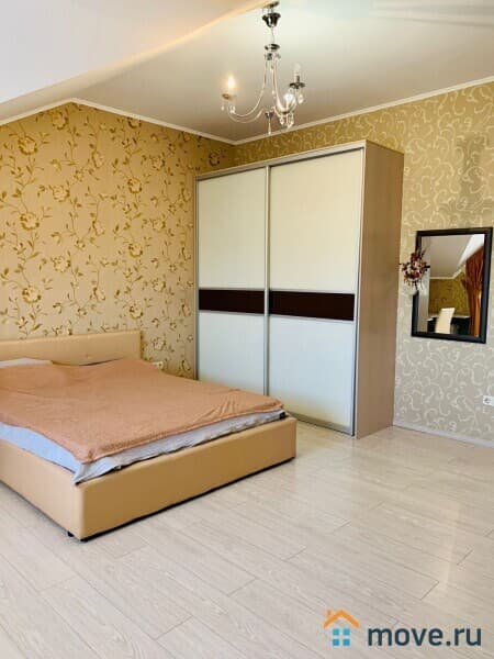 3-комн. квартира, 132 м²
