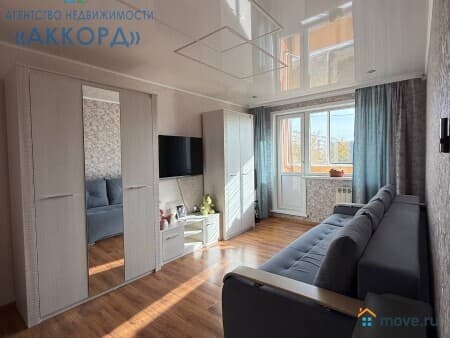 Продам 3-комнатную квартиру, 61.4 м², Барнаул, улица Сухэ-Батора, 12