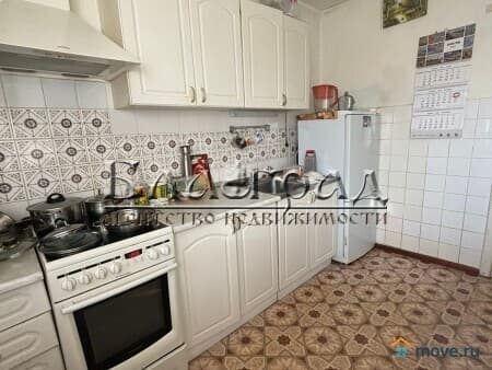 Продаю 2-комнатную квартиру, 49 м², Челябинск, улица Овчинникова, 6