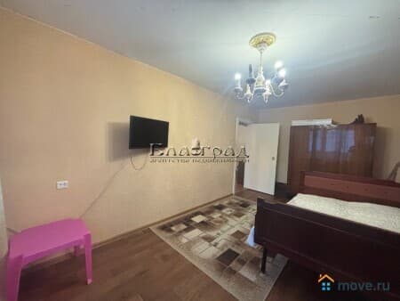 Продам 3-комнатную квартиру, 63 м&sup2;, Челябинск, улица Ереванская, 18