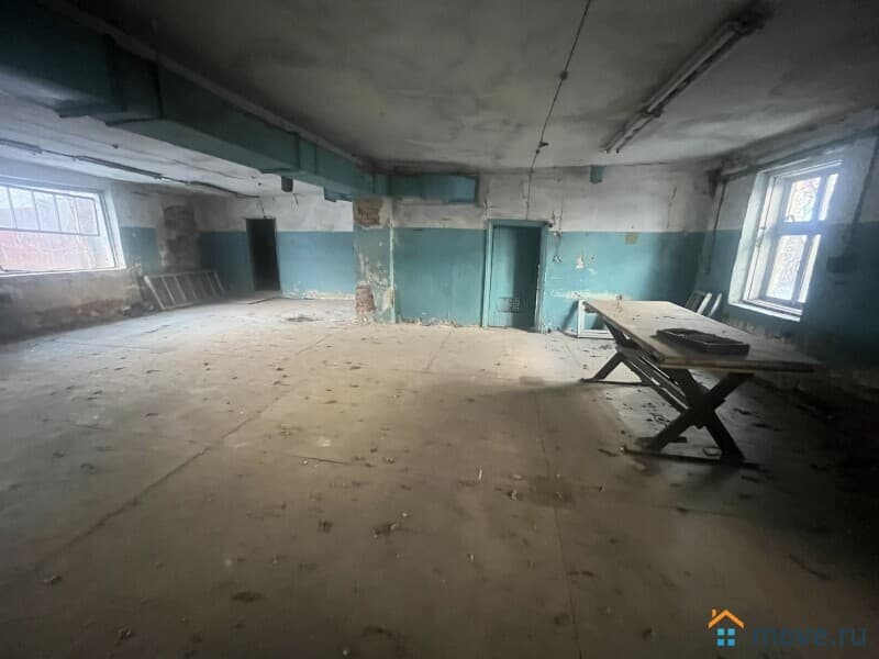 нежилое здание, 469 м²