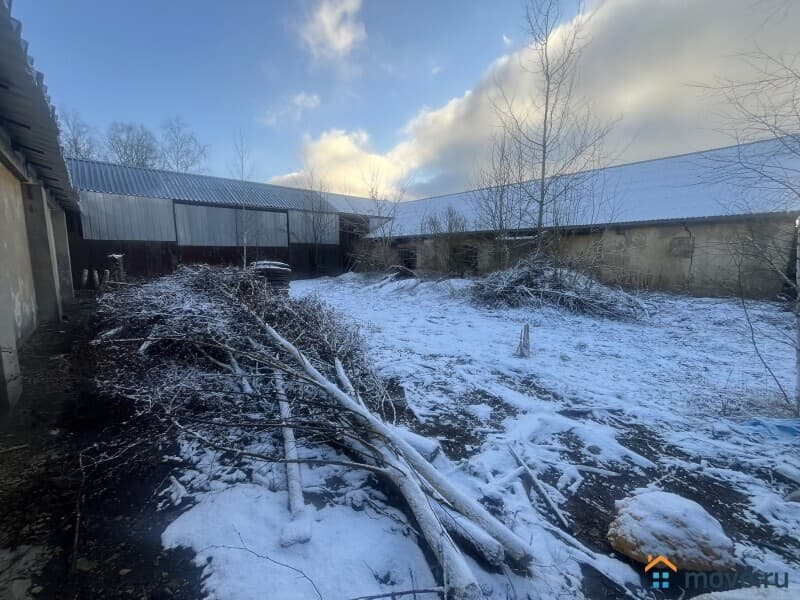 нежилое здание, 469 м²