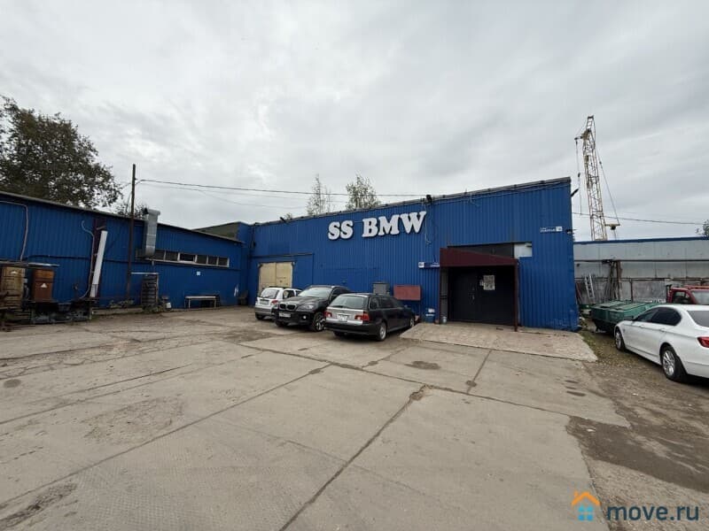нежилое здание, 808 м²