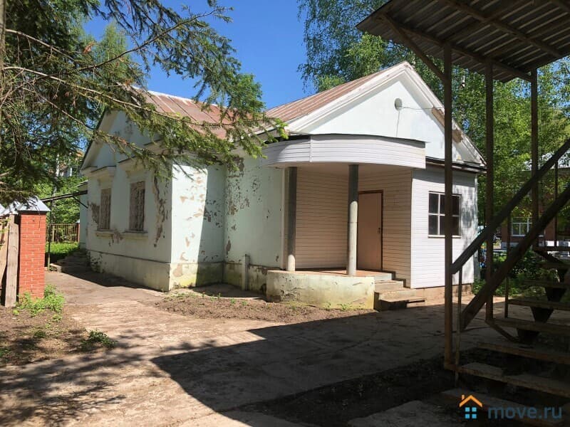 нежилое здание, 250 м²