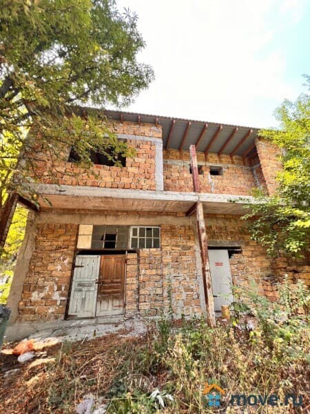 нежилое здание, 306 м²