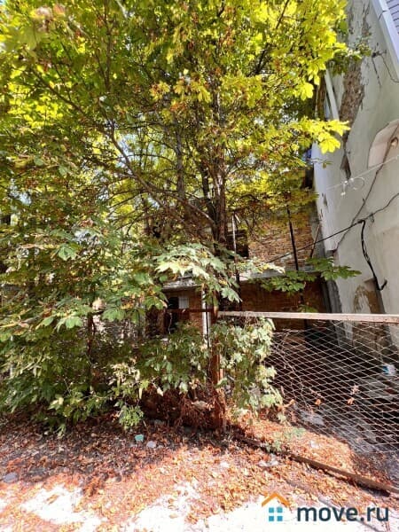 нежилое здание, 306 м²