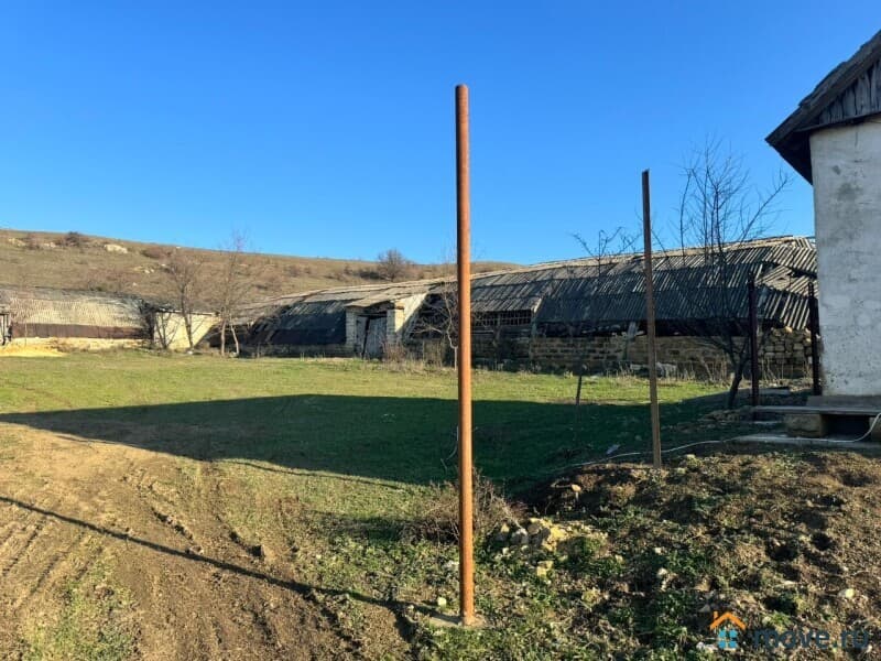 нежилое здание, 1378 м²