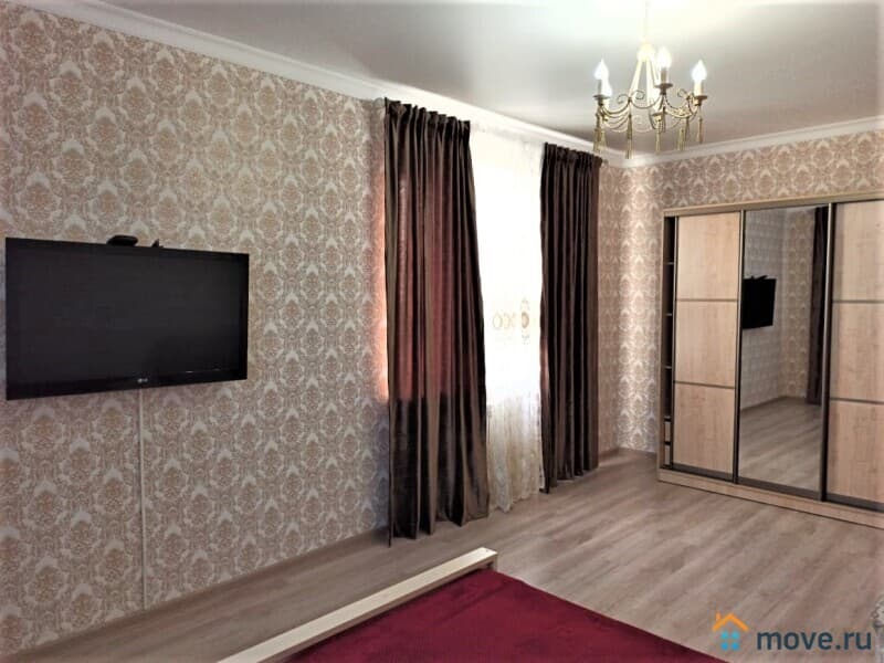 1-комн. квартира, 90 м²