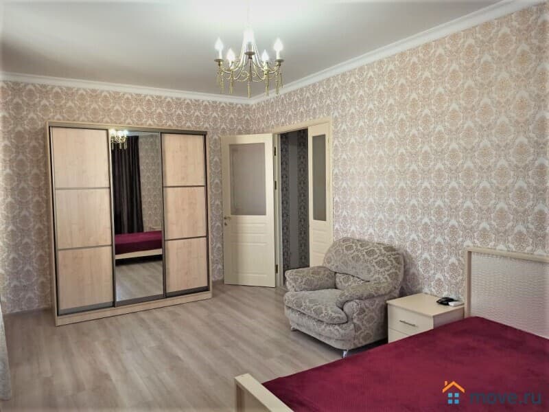 1-комн. квартира, 90 м²