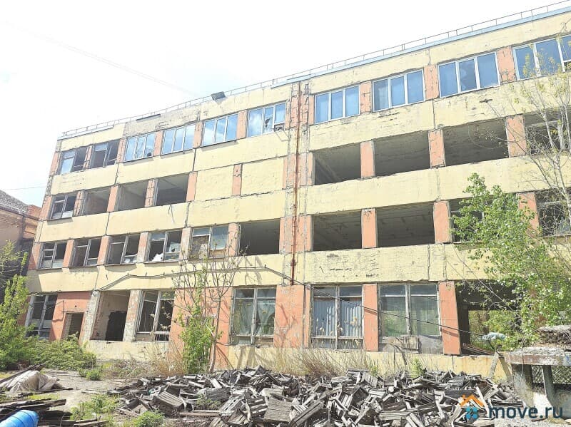 нежилое здание, 10531 м²
