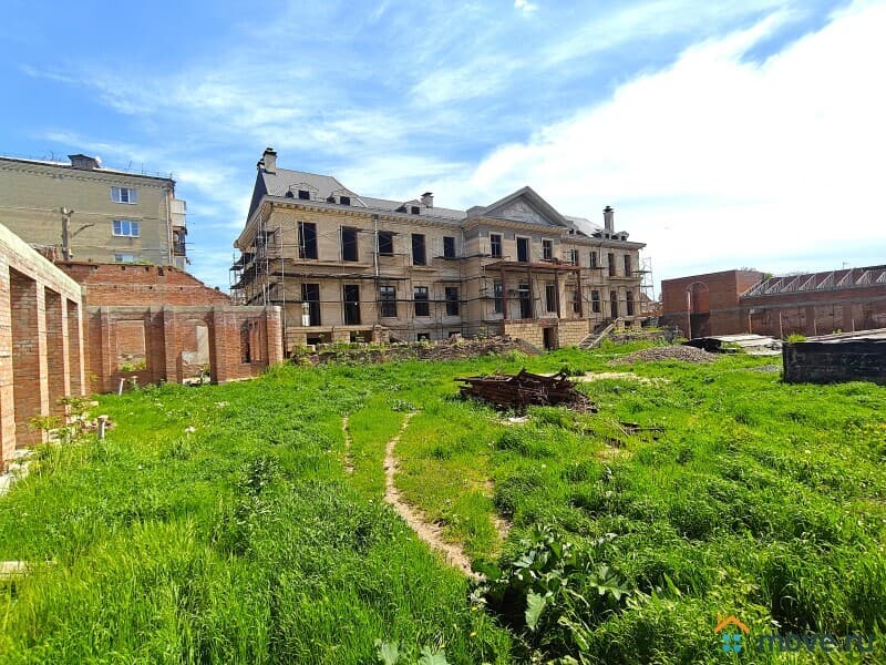 нежилое здание, 3000 м²