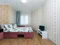 Сдается посуточно двухкомнатная квартира, 59 м², этаж 1 из 5. Фото 1