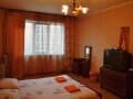 Аренда двухкомнатной квартиры на сутки, 55 м², этаж 1 из 9. Фото 1