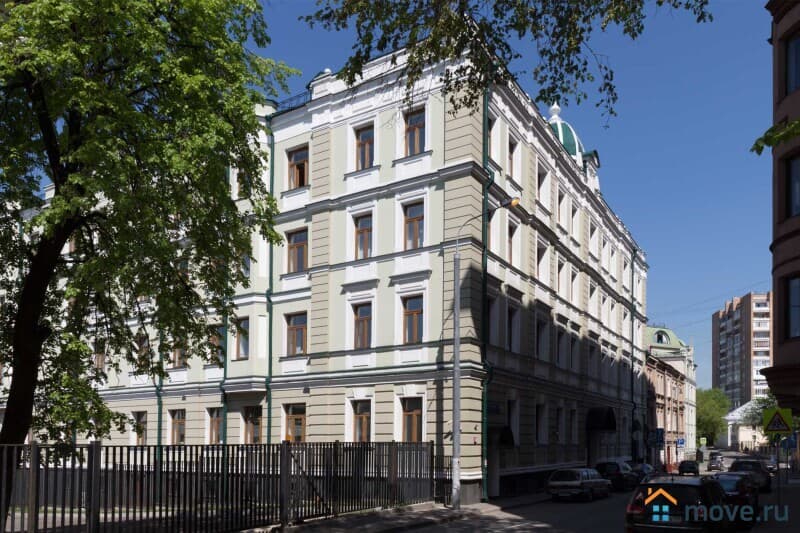 нежилое здание, 6270 м²
