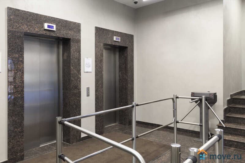 нежилое здание, 6270 м²